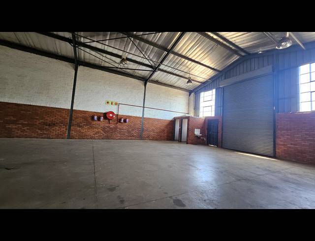 330M² WAREHOUSE TO LET IN ROSSLYN